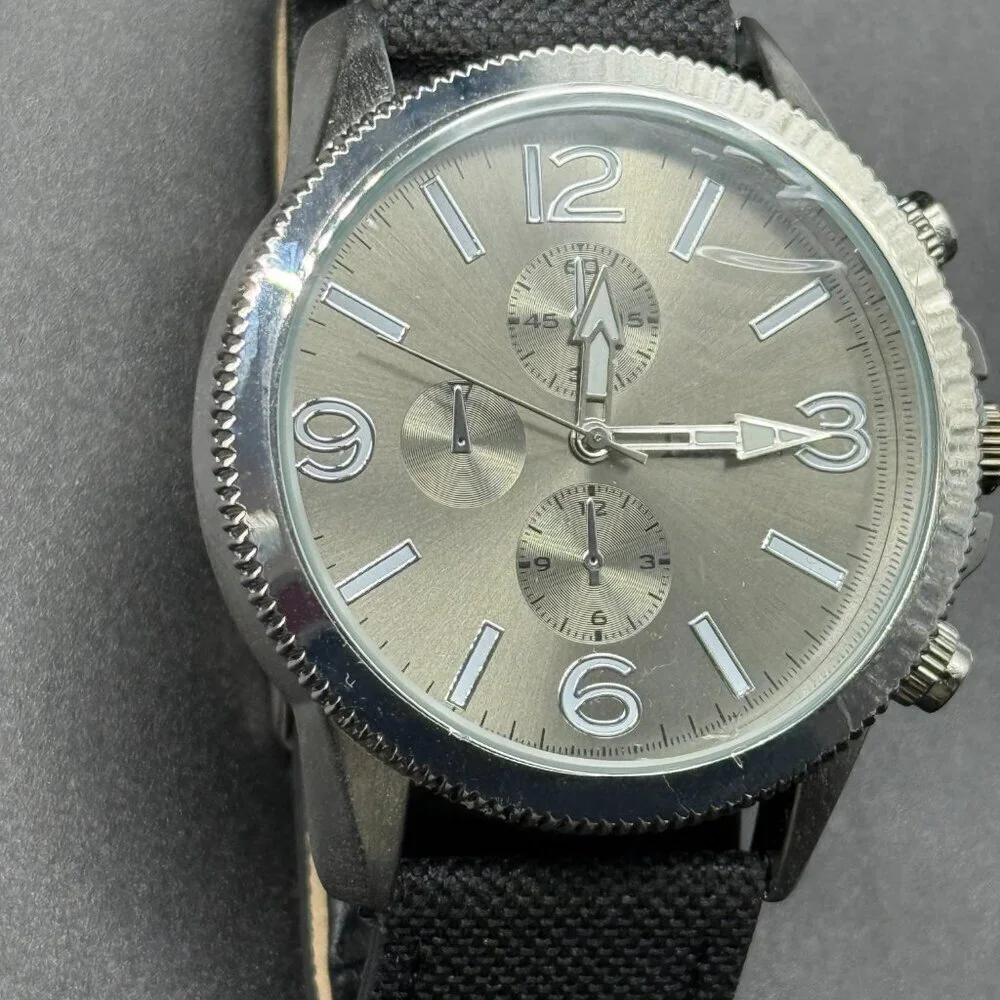 Men's Round Analog Black Leather Watch